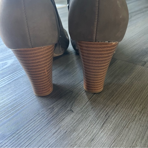 Giani Bernini Gray Perforated Ankle Booties Chunky Heel Women’s 7.5 - Picture 11 of 14